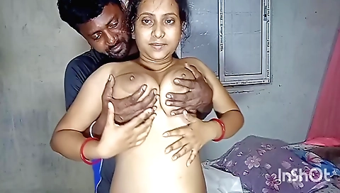 Indian girl with big boobies is getting fucked in the bedroom