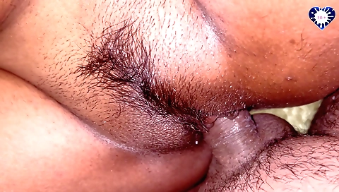 Amateur teen gets off on her hairy pussy and her pussy